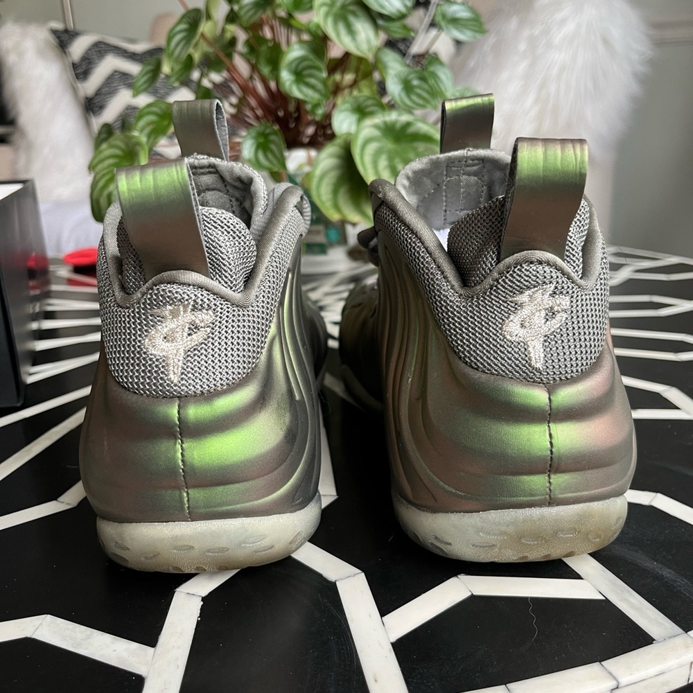 Women’s Nike Air Foamposite One Dark Stucco Green Black - Picture 15 of 17